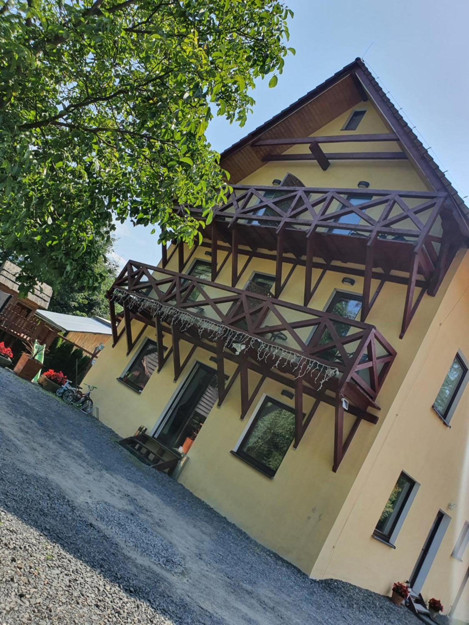 Sieraton Pokoje I Apartament Строне-Слёнске Экстерьер фото